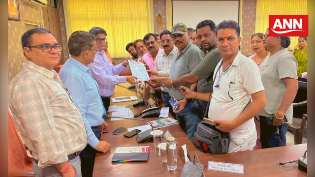 पत्रकारों ने पीवीवीएनएल एमडी को सौंपा ज्ञापन