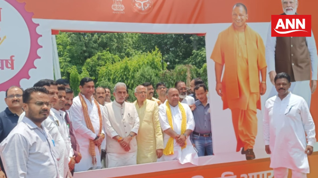 चौधरी चरण सिंह विश्वविद्यालय स्थित सुभाष चंद्र बोस प्रेक्षागृह में प्रबुद्ध सम्मेलन एवं विकास प्रदर्शनी
