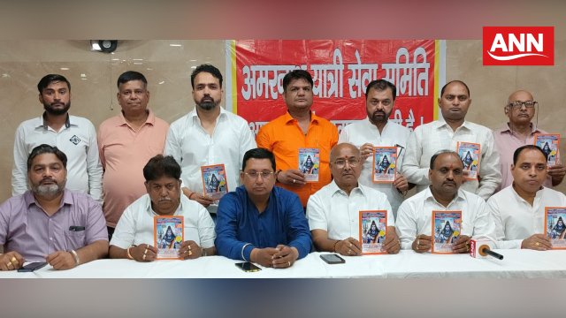 प्रेस वार्ता कर विशाल भंडारे की जानकारी देते अमरनाथ यात्री सेवा समिति के पदाधिकारी