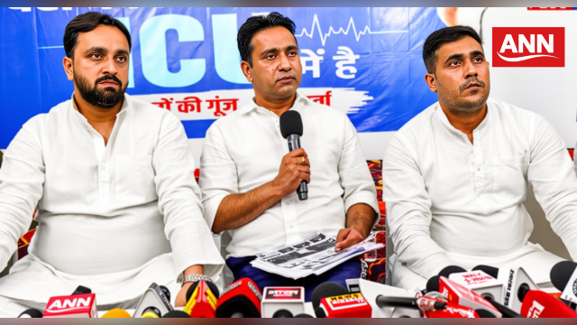 मेरठ के अपार चेंबर में प्रेस वार्ता करते सांसद राहुल कस्वां