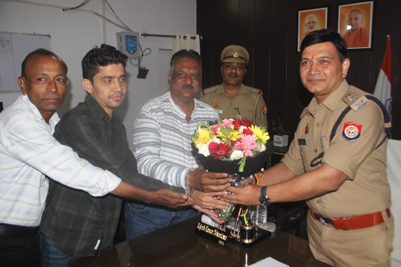 केमिस्ट एंड ड्रगिस्ट एसोसिएशन ने पुलिस अधीक्षक यातायात से की मुलाकात