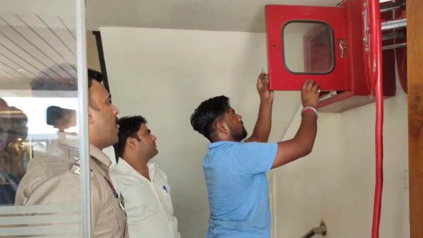 दिल्ली अग्निकांड के बाद मेरठ हाई अलर्ट