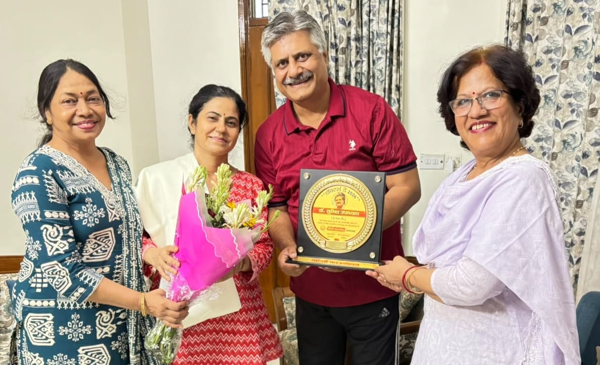 राष्ट्रीय चिकित्सक दिवस पर बेटियां फाउंडेशन ने डॉक्टर रेनू उपाध्याय और डॉ सुमित उपाध्याय को किया सम्मानित