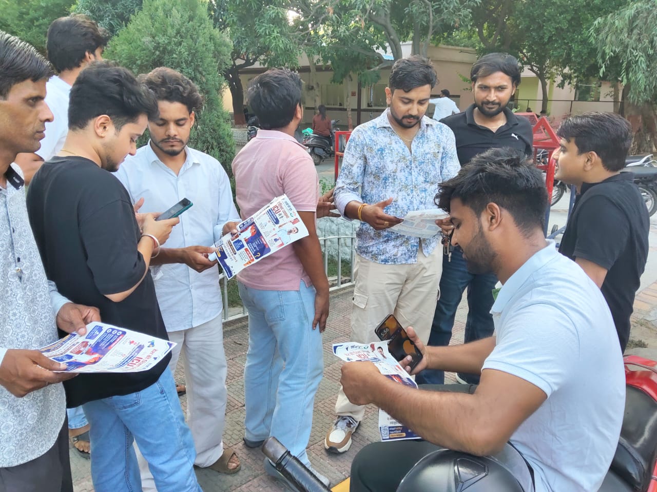 "छात्रों की गूंज" अभियान के अंतर्गत कांग्रेसियों ने किया व्यापक जनसंपर्क