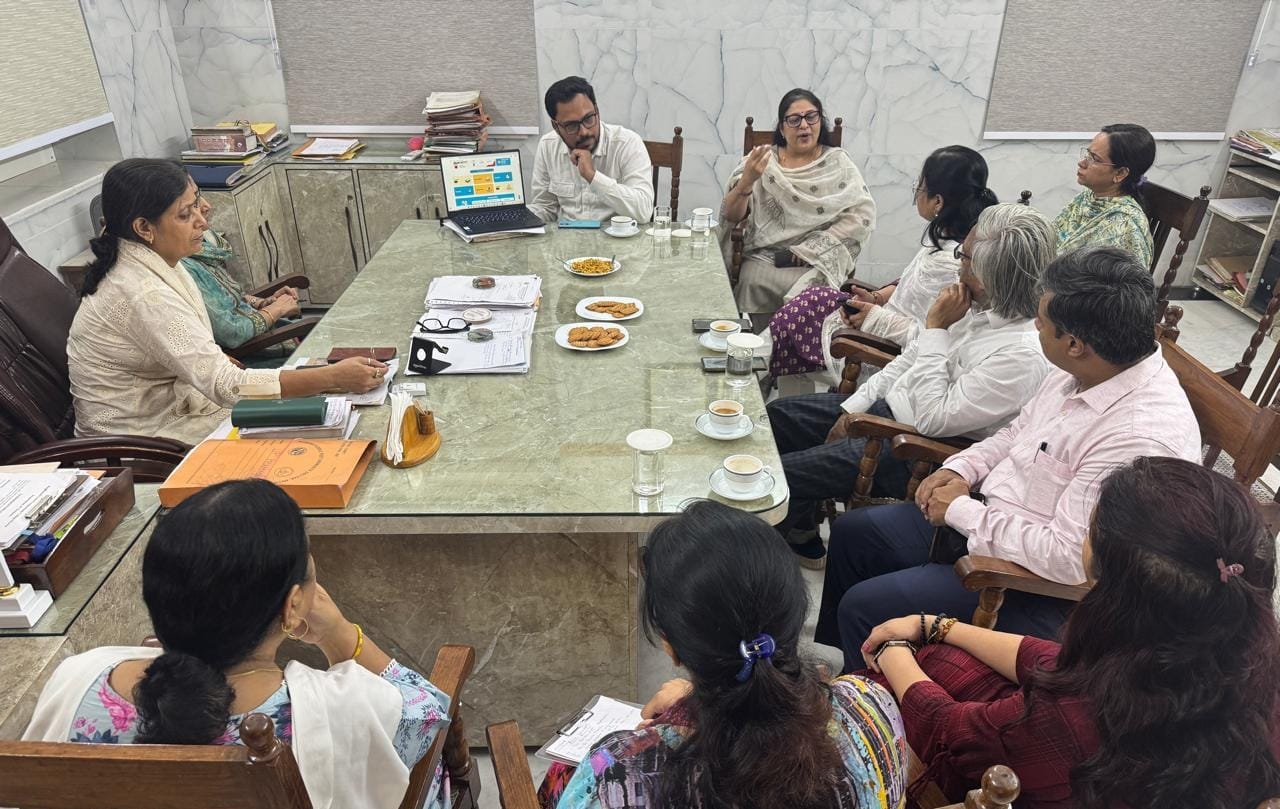 शिक्षा को डिजिटल बनाने हेतु आरजीपीजी कॉलेज में बैठक आयोजित