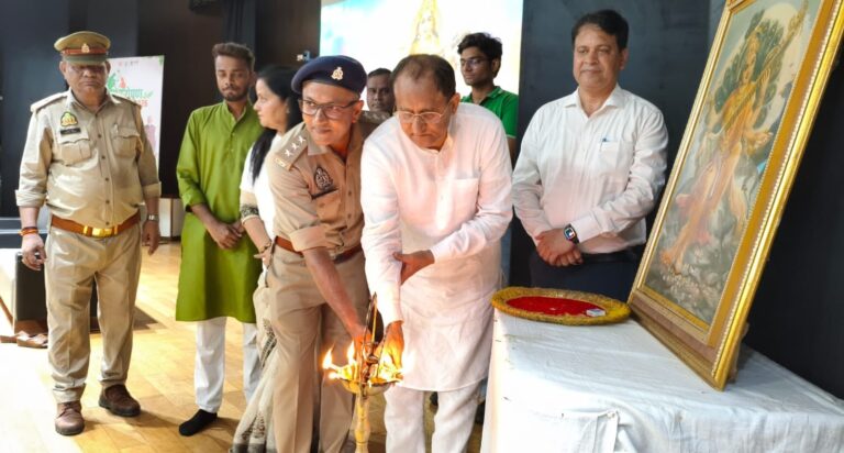 पौधारोपण कार्यक्रम का दीप प्रज्वलित कर शुभारंभ करते विधान परिषद सदस्य धर्मेंद्र भारद्वाज