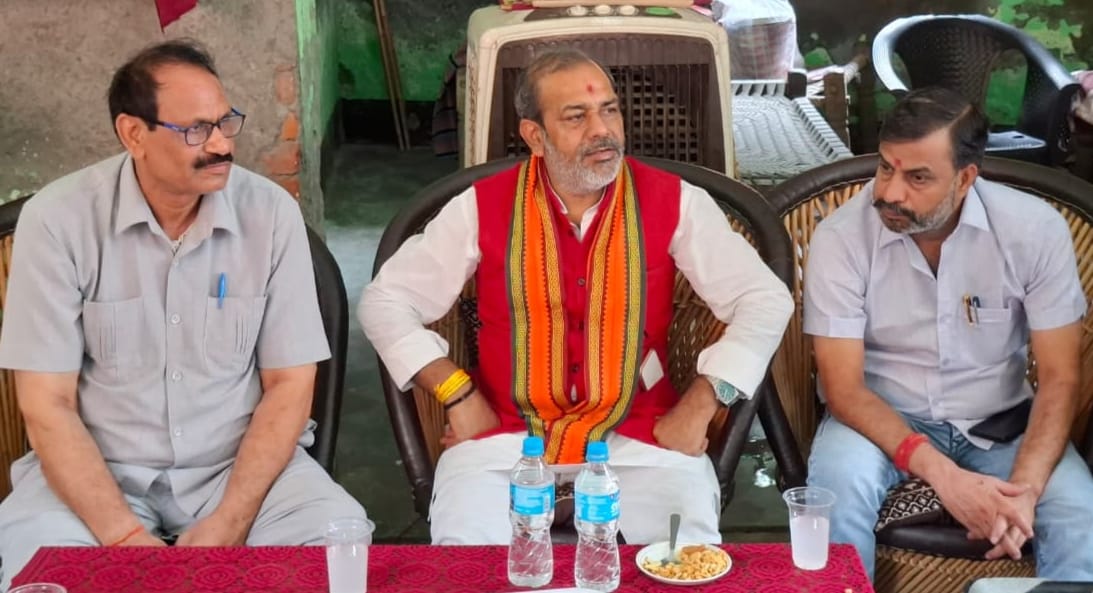 बैठक को संबोधित करते पं सुनील भराला