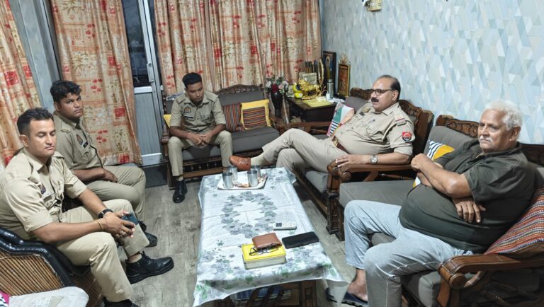 आप नेता अंकुश चौधरी के पिता हाउस अरेस्ट