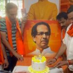 उद्धव ठाकरे का जन्मदिन मनाते शिव सैनिक