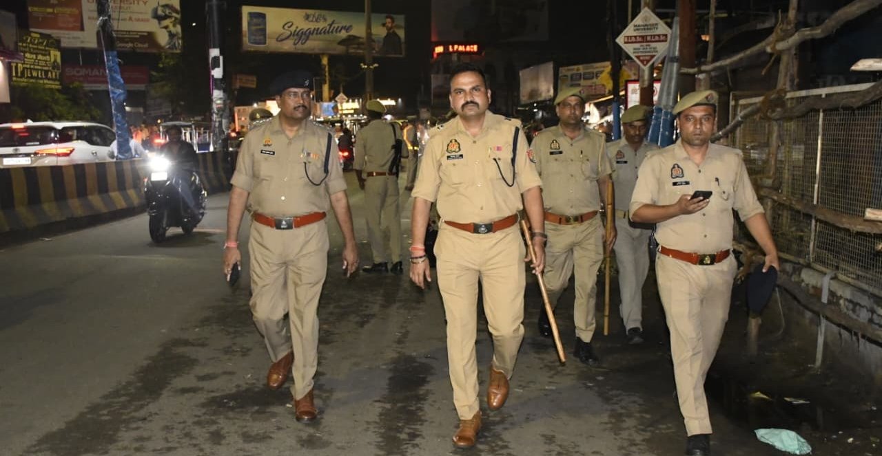 बेगमपुल से दिल्ली रोड तक किया फ्लैग मार्च