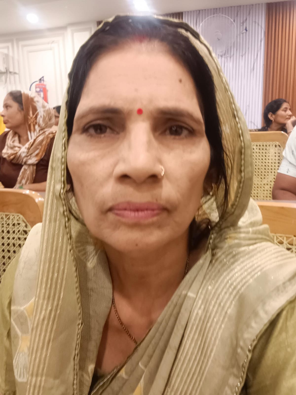 लाभार्थी, विमलेश