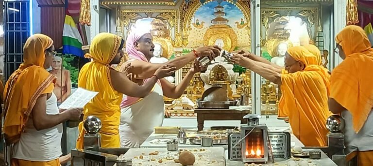 दिगंबर जैन पंचायती मंदिर में रक्षाबंधन और श्रेयांशनाथ भगवान का मोक्ष कल्याणक मनाया धूमधाम से