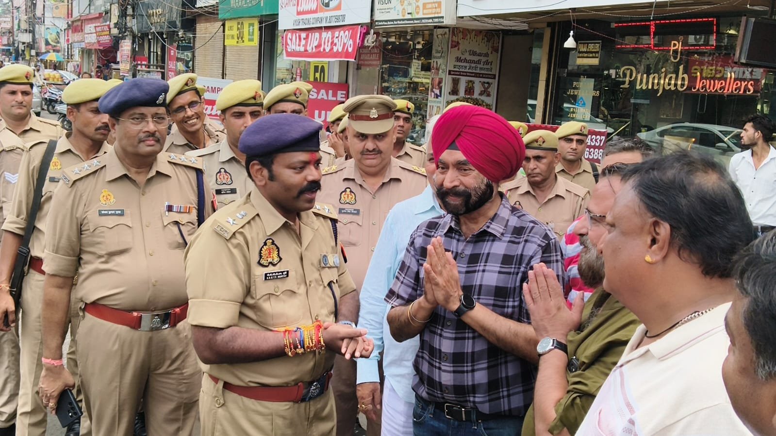 एस.एस.पी ने किया व्यापारियों से संवाद, रक्षाबंधन की दी शुभकामनाएं