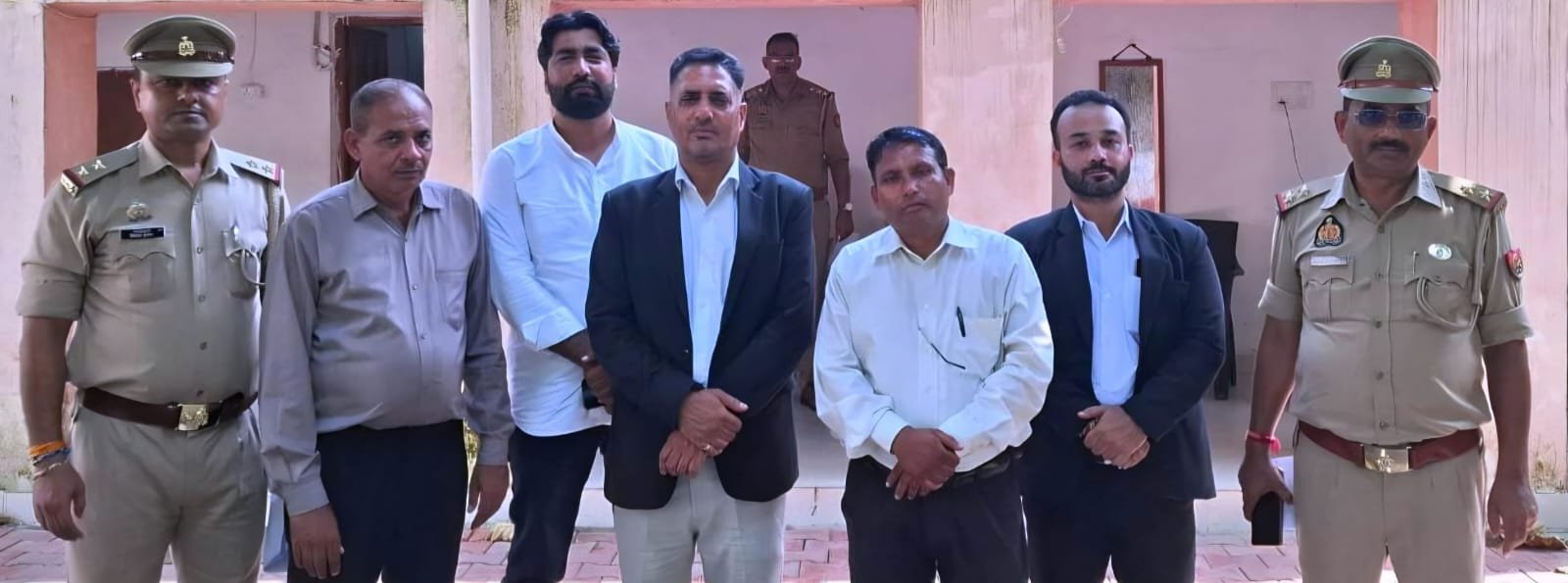 मुख्यमंत्री योगी आदित्यनाथ का पोस्टर जलाने के आरोप में पांच पर निरोधात्मक कार्रवाई