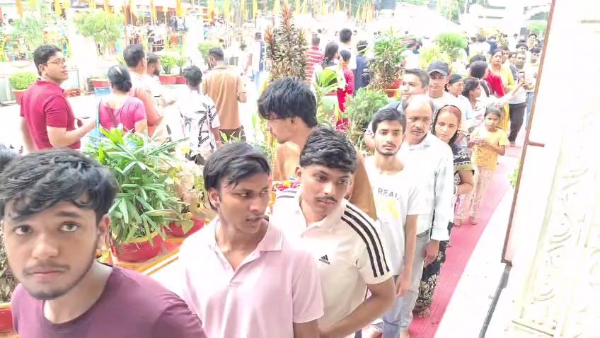 बाबा औघड़ नाथ मंदिर में उमढ़ा आस्था का सैलाब