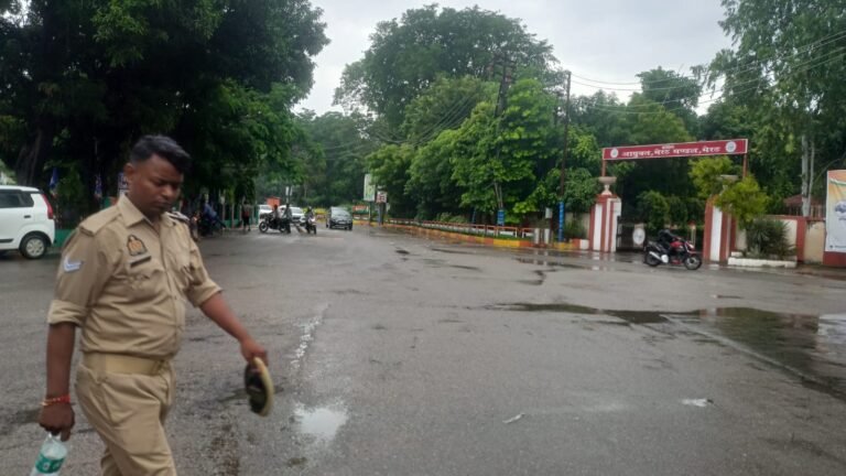मांगों के निस्तारण के आश्वासन के बाद किसानों ने धरना स्थल को किया खाली