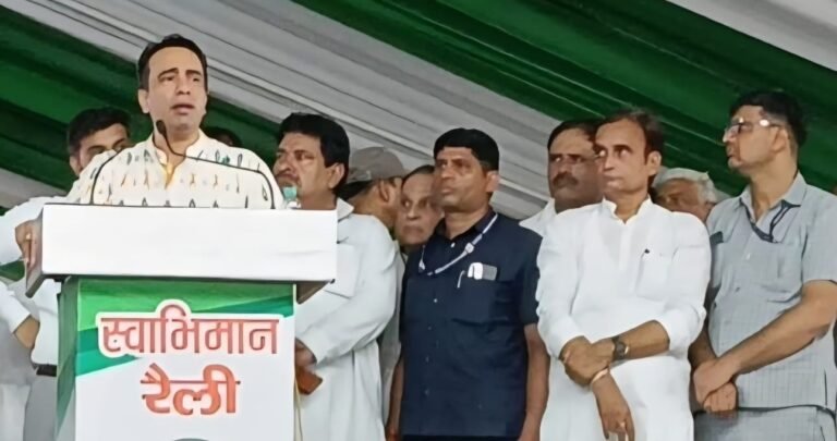 रामपुर मनिहारन में स्वाभिमान रैली को संबोधित करते केंद्रीय मंत्री जयंत चौधरी