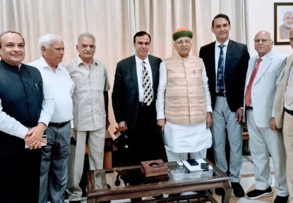 हाईकोर्ट बेंच की मांग को लेकर केंद्रीय विधि एवं न्याय मंत्री अर्जुन राम मेघवाल से मिला केंद्रीय संघर्ष समिति का प्रतिनिधिमंडल