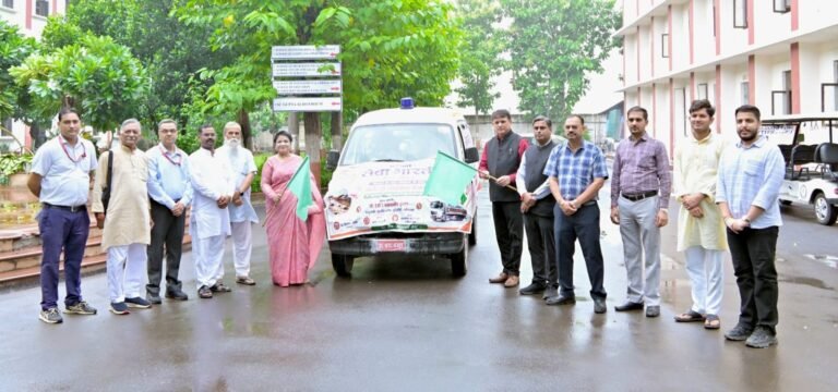 नेपाल बाढ़ पीड़ितों के लिए सेवा भारती ने भेजी राहत सामग्री