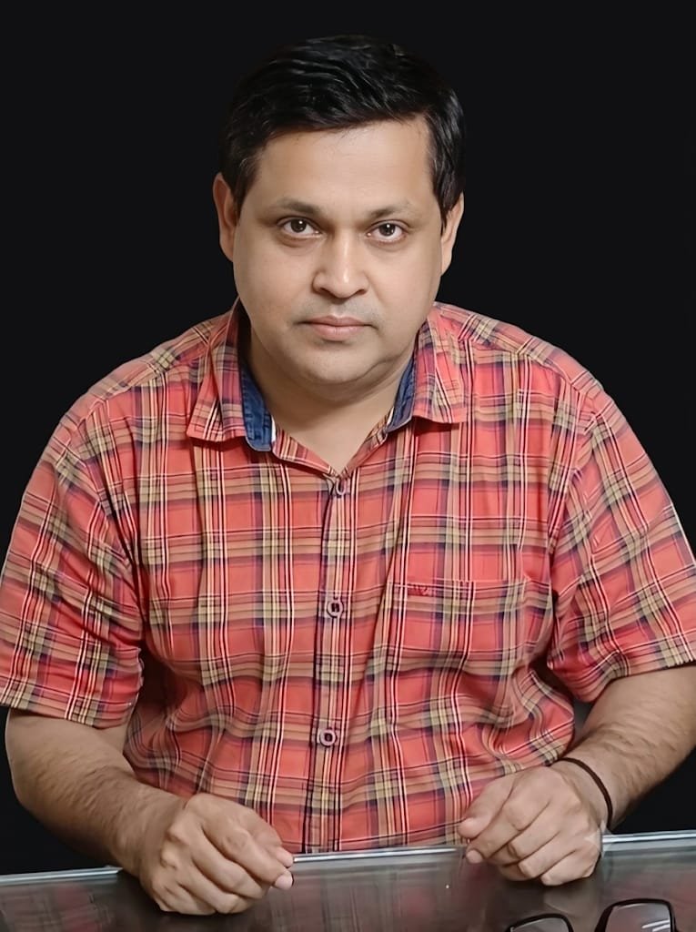 इग्नू द्वारा दाखिले की तिथि बढ़ाई जाने की जानकारी देते मेरठ कॉलेज के प्रेस प्रवक्ता प्रो चन्द्रशेखर भारद्वाज