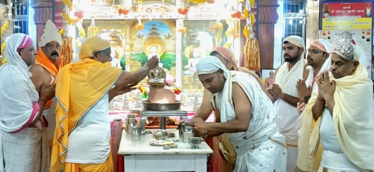 आनंदपुरी में उत्तम आर्जव धर्म पर हुआ भव्य अभिषेक