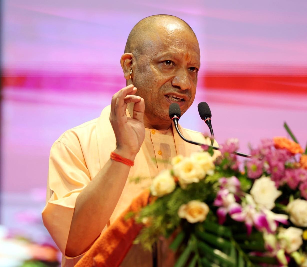 प्रोजेक्ट अलंकार के कार्यक्रम को संबोधित करते मुख्यमंत्री योगी आदित्यनाथ