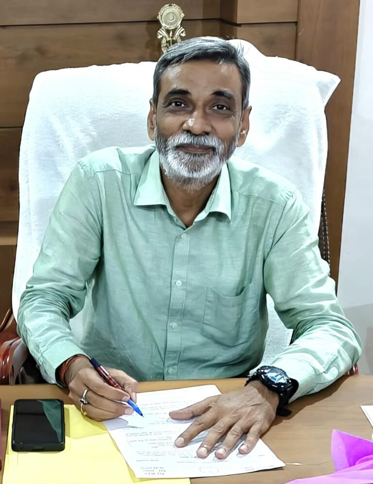 प्रो. नीरज कुमार (मेरठ कॉलेज के नए प्राचार्य)