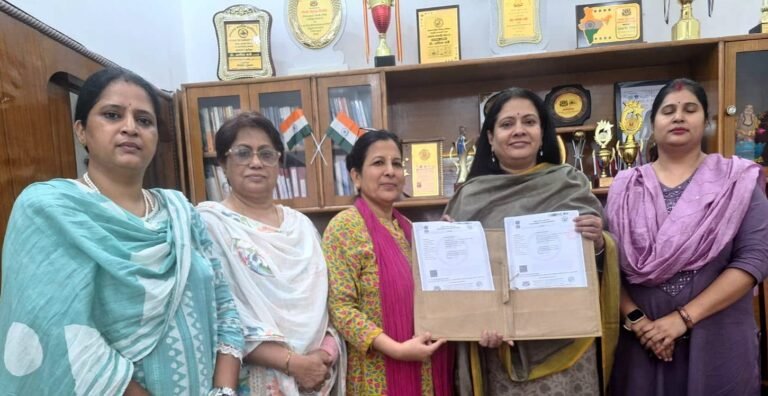 रघुनाथ गर्ल्स कालेज और स्माइल नेशनल महिला कॉलेज के बीच एमओयू