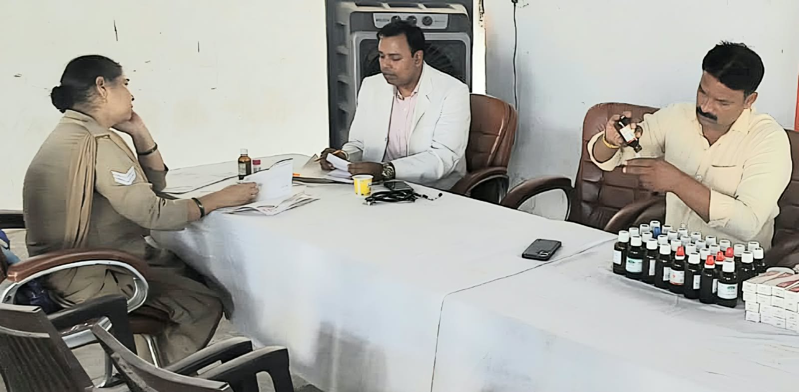 होम्योपैथी एवं आयुर्वेदिक चिकित्सकों ने स्वास्थ्य लाभ के गुण सिखाए