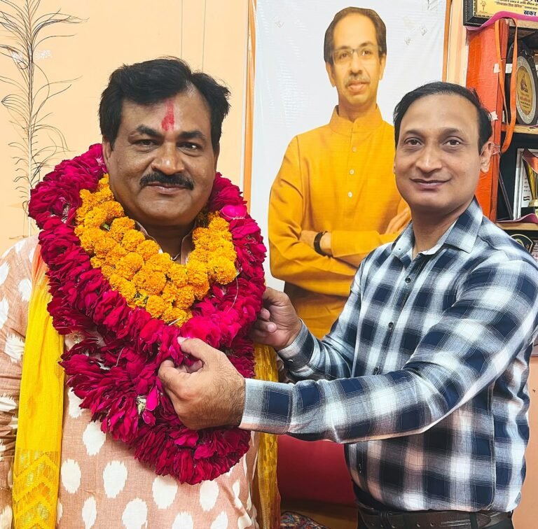 नवनियुक्त पश्चिमी उत्तर प्रदेश प्रभारी धर्मेन्द्र तोमर का शिवसेना कार्यालय पर किया गया जोरदार स्वागत