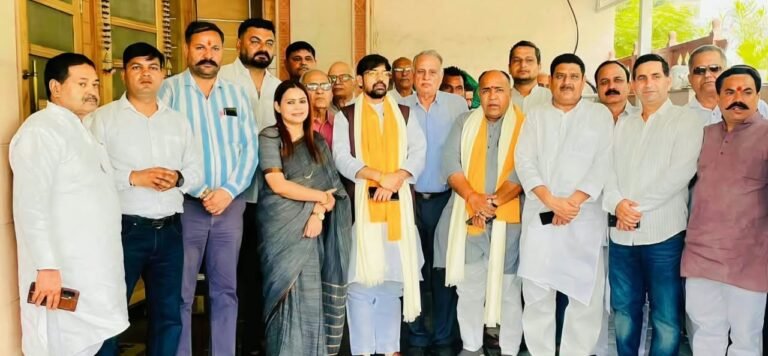 नवनियुक्त क्षेत्रीय उपाध्यक्ष अंकुर राणा के दौराला क्षेत्र आगमन पर स्वागत करते कार्यकर्ता