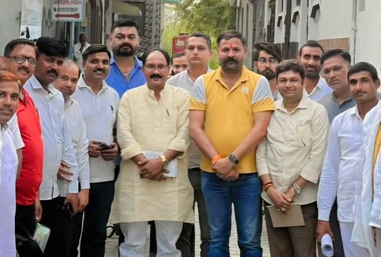 एमएलसी चुनाव को लेकर श्रीचन्द्र शर्मा एवं दिनेश गोयल के समर्थन में एकजुट हुए भाजपा कार्यकर्ता