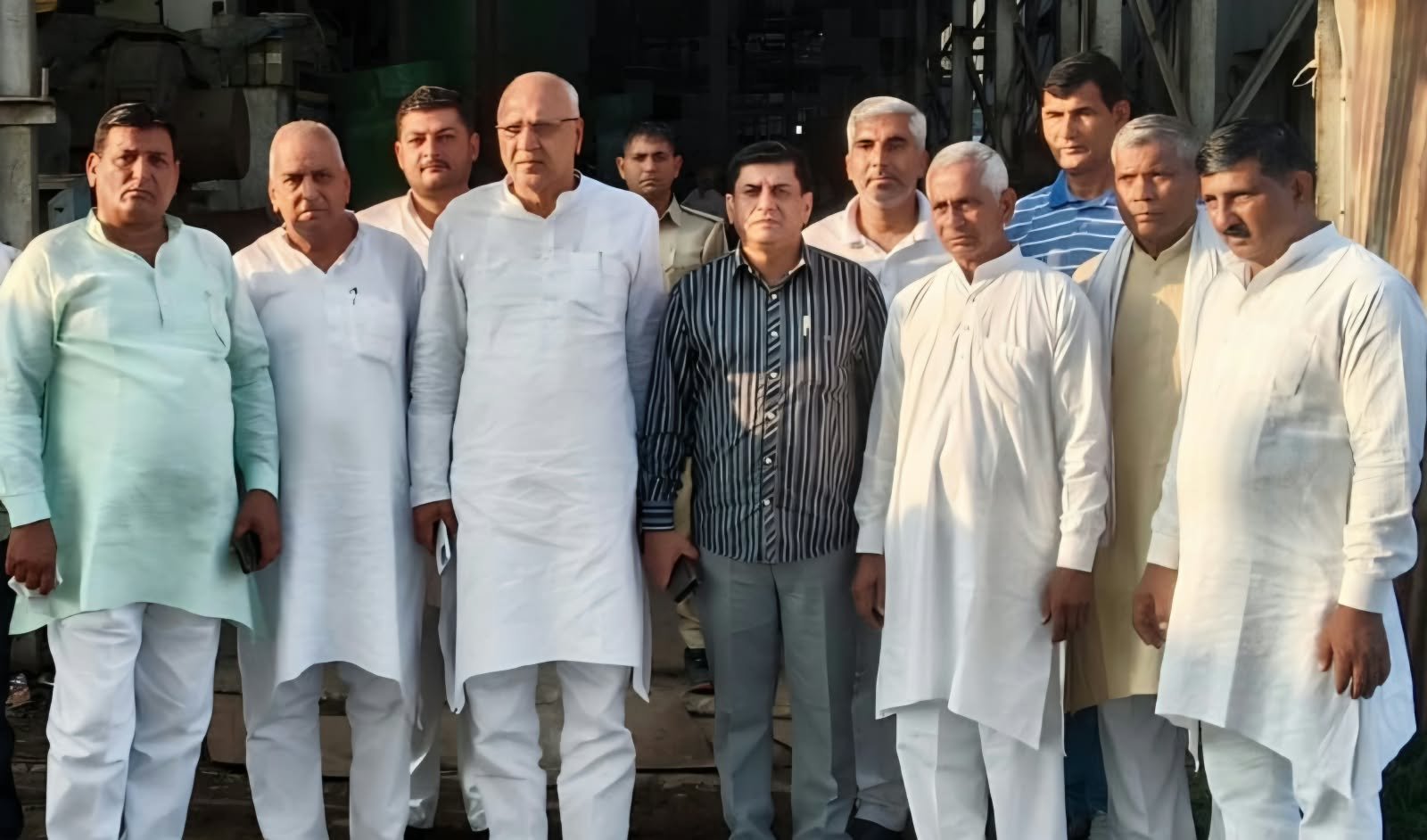 उपसभापति कृष्णपाल सिंह व प्रबंध कमेटी के सदस्य