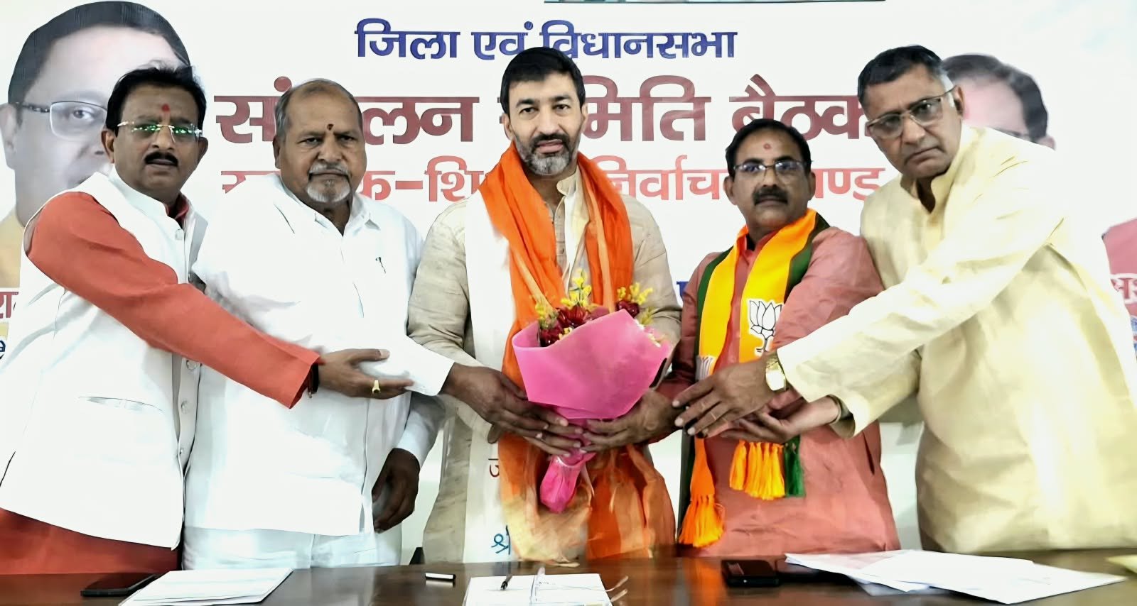 जिला एवं विधानसभा संचालन समिति की बैठक में मोहित बेनीवाल ने शिक्षक और स्नातक मतदाताओं से संपर्क तेज करने का किया आह्वान।