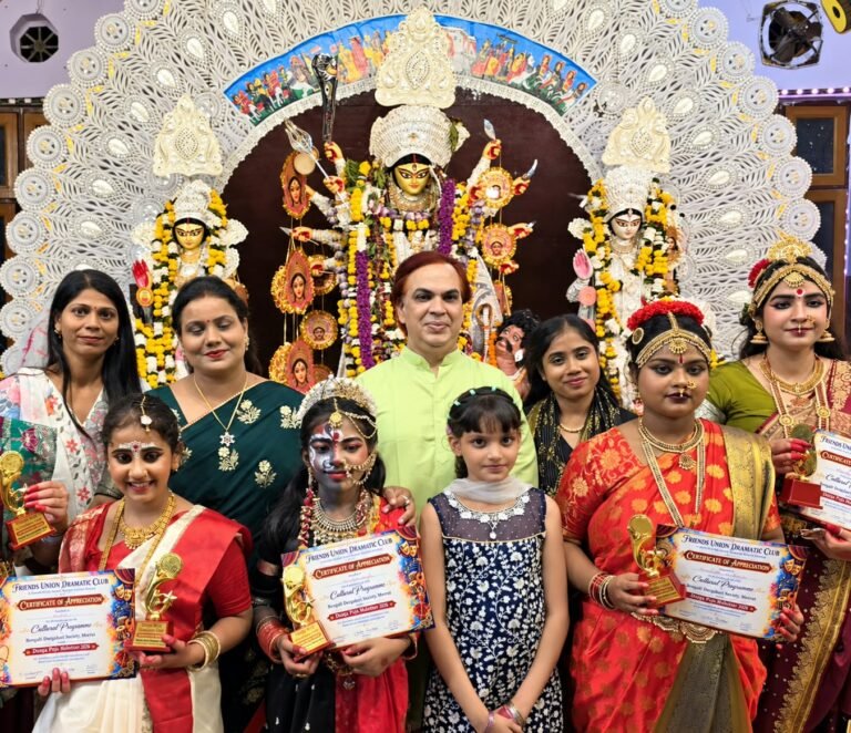 महा अष्टमी पर बंगाली दुर्गाबाड़ी में संधि पूजा, सांस्कृतिक प्रस्तुतियों ने मोहा मन