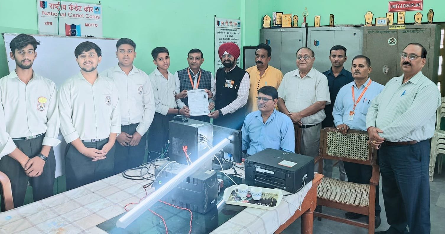 आधार कार्ड हेतु बालेराम बृजभूषण सरस्वती शिशु मंदिर में कैंप का शुभारंभ