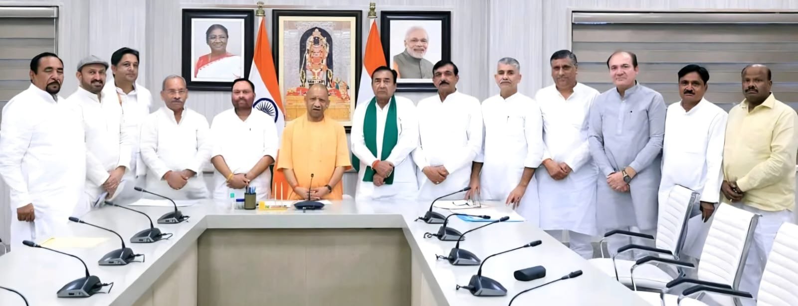 गन्ना मूल्य वृद्धि को लेकर मुख्यमंत्री से वार्ता करने पहुंचे रालोद नेताओं का प्रतिनिधिमंडल
