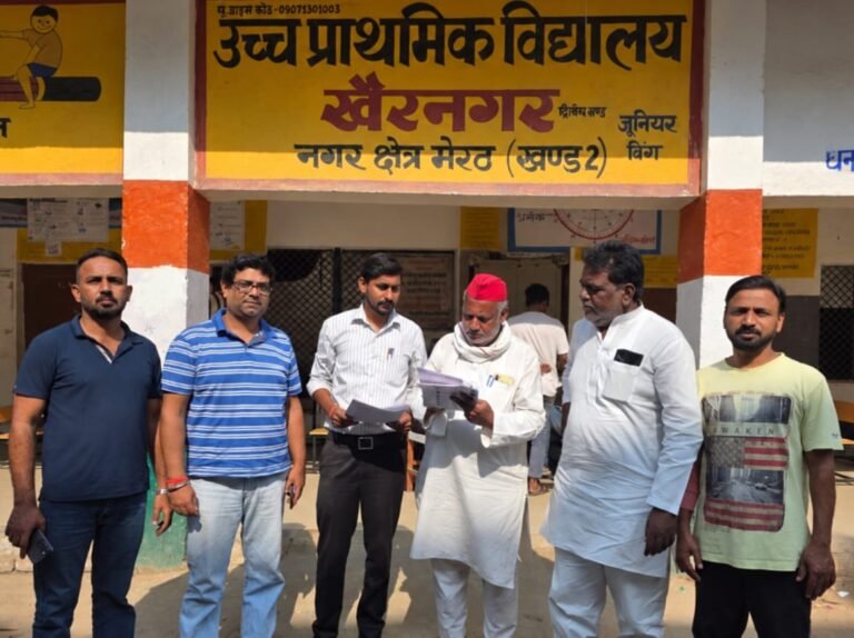 विशेष मतदाता अभियान के दौरान नए मतदाताओं ने किए फॉर्म जमा